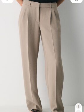 Aritzia low rise the effortless pant